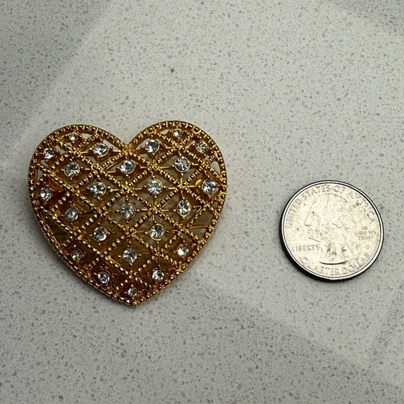 Vintage Gold Tone Heart Brooch with Rhinestones - Picture 9 of 9